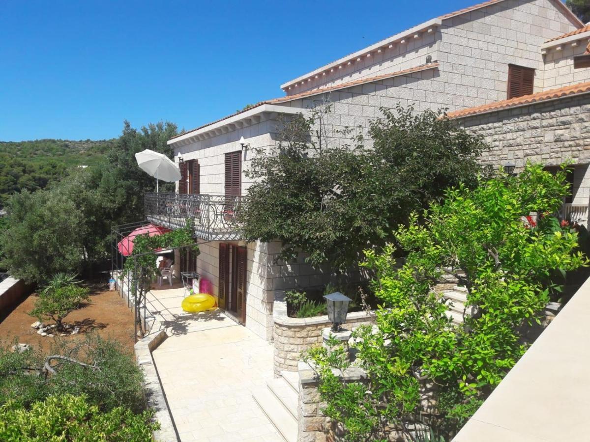 Apartments And Rooms By The Sea Puntinak, Brac - 12255 Selca  Kültér fotó